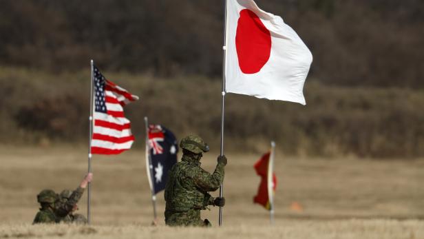 Japanese Defence Minister Koizumi's inspection of Japan's Self-Defense Forces 1st Airborne Brigade training