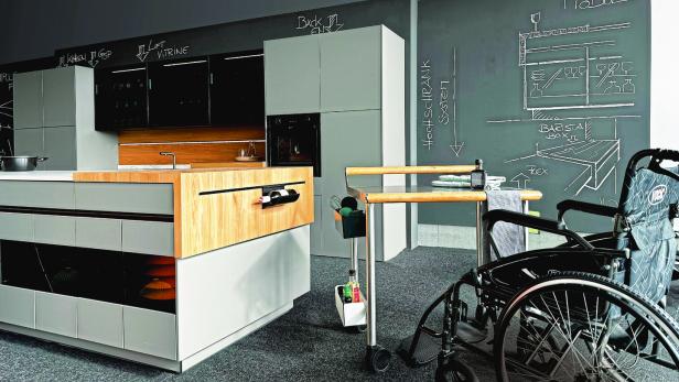 Barrierefreie Küche mit Rollstuhl