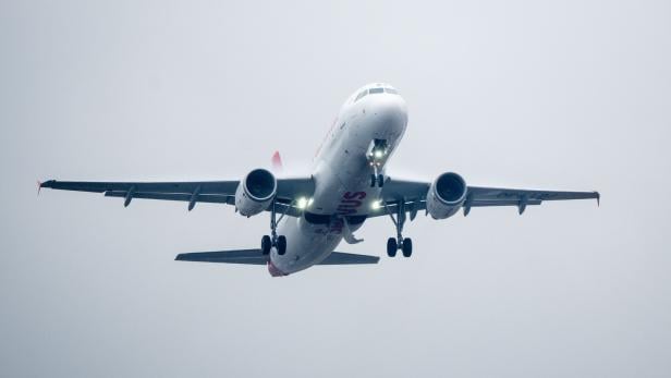 ++ THEMENBILD ++ AUSTRIAN AIRLINES / REISEN / FLUGZEUG / TOURISMUS