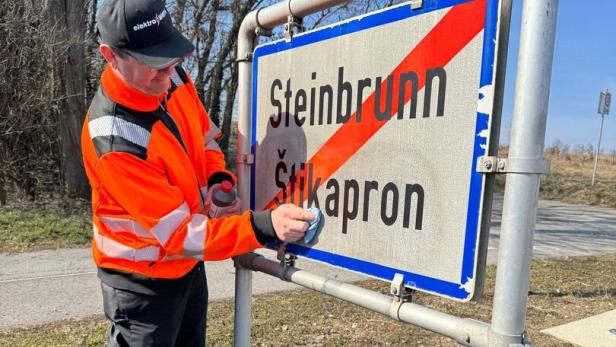 ++ HANDOUT ++ BURGENLAND: ZWEISPRACHIGE ORTSTAFELN BESCHMIERT: VOLKSGRUPPENZENTRUM ALARMIERT - STEINBRUNN