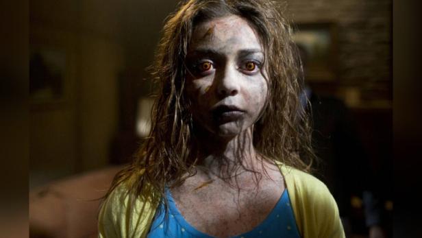 Untote mit rot leuchtenden Augen 