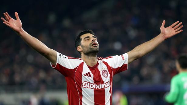 Mehdi Taremi im Dress von Olympiakos Piräus