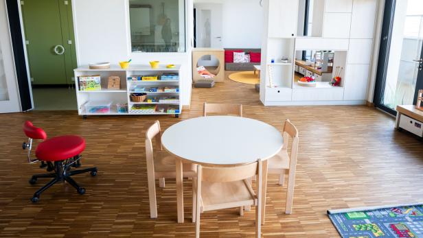 ++ THEMENBILD ++ KINDER / KINDERGARTEN / KINDERBETREUUNG / BILDUNG