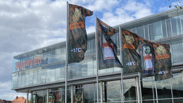 Jägermeister mit Orangenlikör erfolgreich, kräftiges Umsatzplus