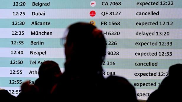 ++ THEMENBILD ++ FLUGAUSFÄLLE IN WIEN