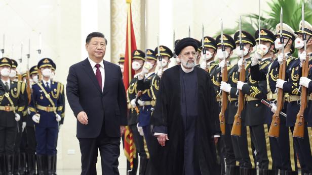 Chinese President Xi meets Iran's President Raisi in Beijing
