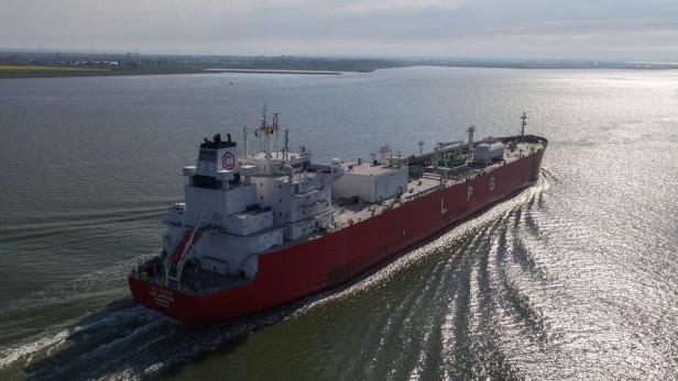 LPG tanker 'Gas Justesen' near Hansweert