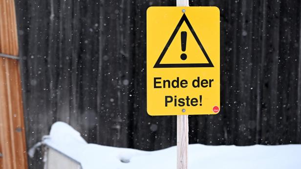 ++ THEMENBILD ++ SKITOURISMUS / SPORT / SCHNEE / WINTER / FREIZEIT