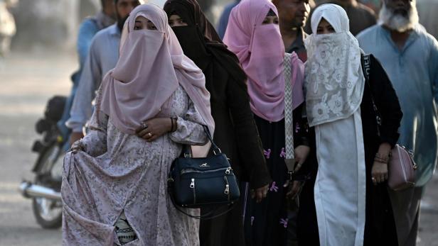 PAKISTAN-BANGLADESH-DIPLOMACY-CULTURE