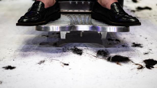 JAPAN-LIFESTYLE-BARBER