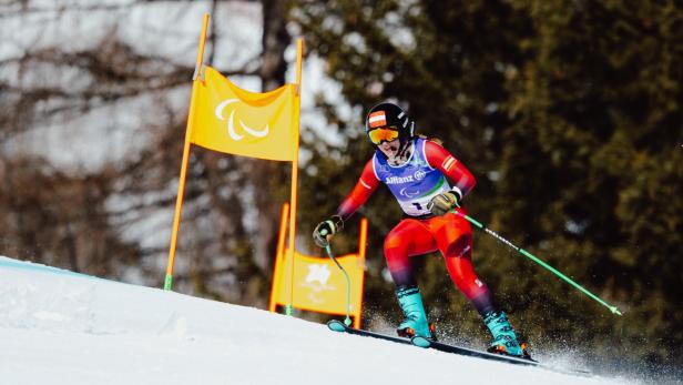 Veronika Aigner auf der Piste in Cortina.