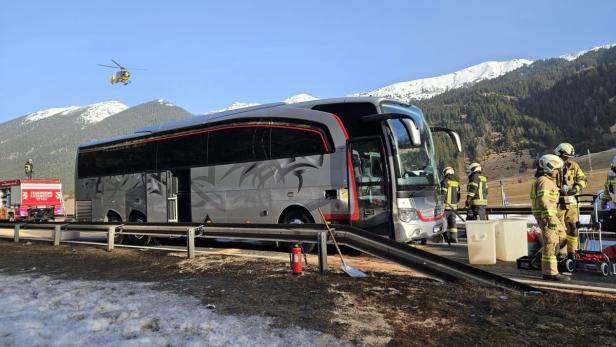 Bus nach einem Verkehrsunfall