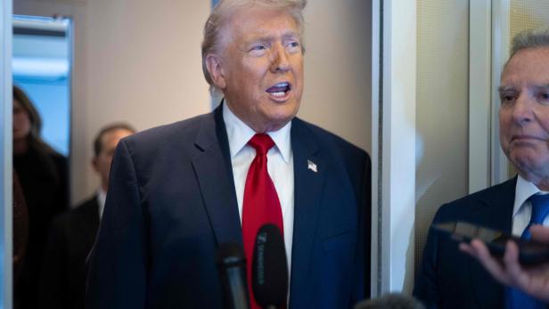 US-PRESIDENT-TRUMP-SPENDS-WEEKEND-AT-MAR-A-LAGO-RESORT-IN-FLORID