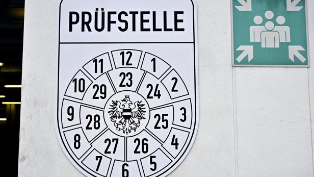 ++ THEMENBILD ++ VERKEHR / AUTO / PKW / LKW / KRAFTFAHRZEUG / SICHERHEIT