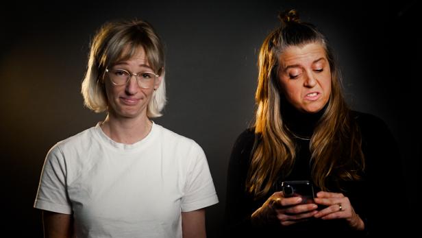 Journalistinnen lesen sexistische Kommentare