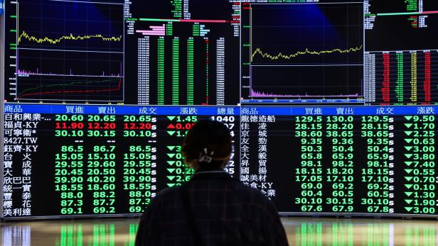 Taiwan stock market plunges amid Middle East conflict, crude oil prices