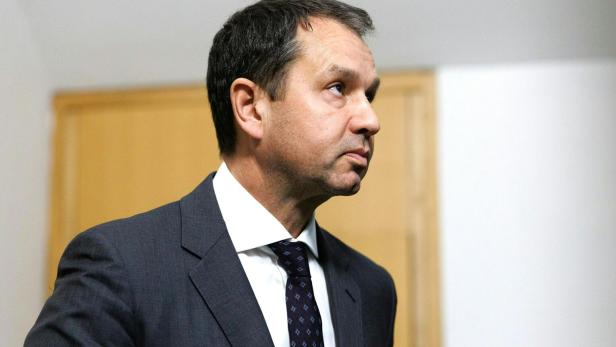 FORTS. PROZESS GEGEN ÖVP-KLUBOBMANN WÖGINGER UND ZWEI FINANZBEAMTE WEGEN AMTSMISSBRAUCHS: SCHMID