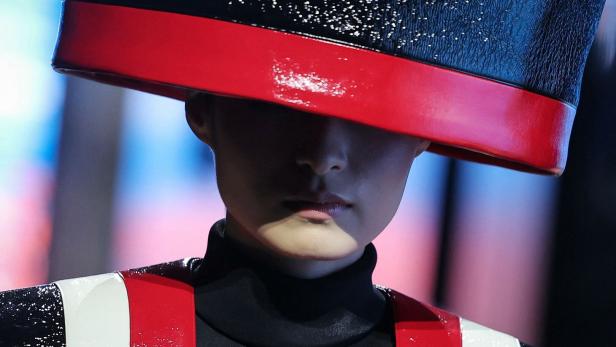 FASHION-FRANCE-WOMEN-PIERRE CARDIN