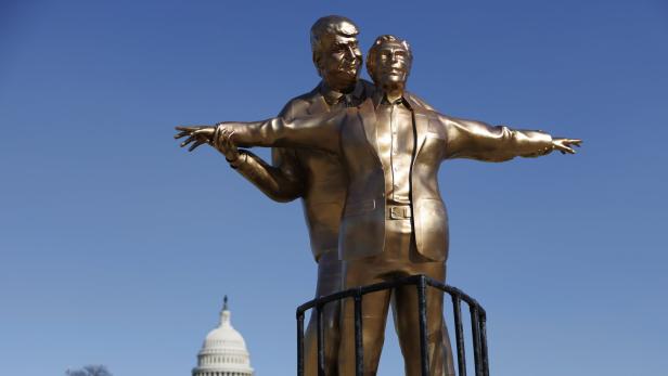 'Titanic' statue of Jeffrey Epstein and Donald Trump unveiled on National Mall
