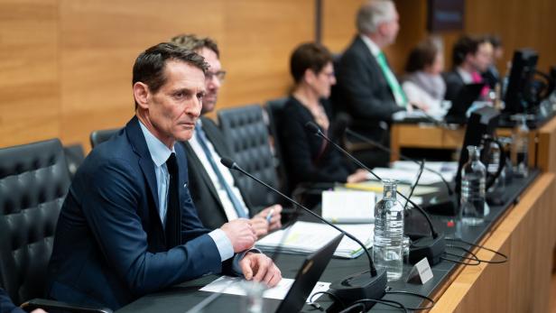 PILNACEK-U-AUSSCHUSS: NIKBAKHSH