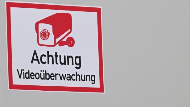 ++ THEMENBILD ++ VIDEOÜBERWACHUNG / ÜBERWACHUNGSKAMERA / SICHERHEIT / DATENSCHUTZ / GRUNDRECHTE / IT