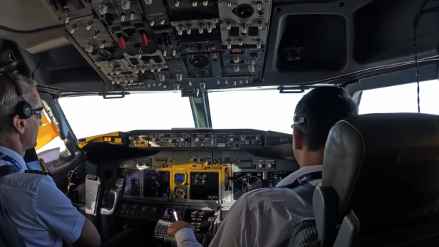 Das passiert im Cockpit bei schweren Turbulenzen