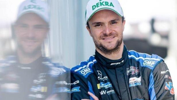 Lucas Auer posiert für ein Foto.