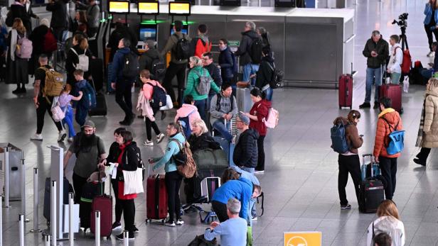 GERMANY-TRANSPORT-AVIATION-LABOUR-UNIONS-STRIKE-LUFTHANSA