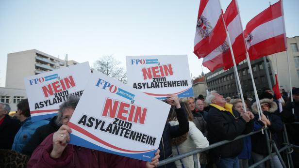 DEMONSTRATION FPÖ WIEN GEGEN DIE FLÜCHTLINGSPOLITIK
