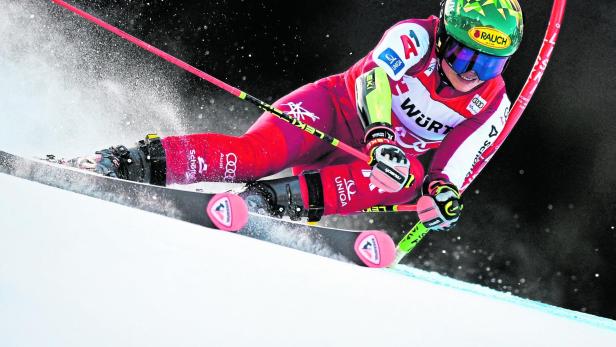 Julia Scheib liegt nach dem ersten Durchgang in Åre auf dem zweiten Platz