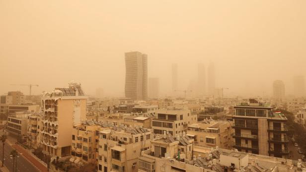 A sand storm in Tel Aviv