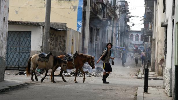 Cuba says it has opened talks with U.S. amid oil blockade