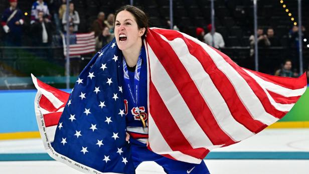 Ice Hockey - Women's Victory Ceremony