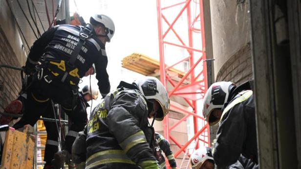 Berufsfeuerwehr im Einsatz.