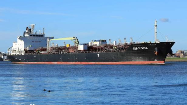 NETHERLANDS-HONG KONG-RUSSIA-CUBA-POLITICS-ENERGY-OIL