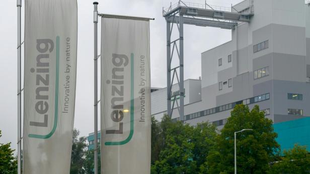 ++ THEMENBILD ++ MÖGLICHER LENZING-STELLENABBAU - BETRIEBSVERSAMMLUNG AM TAG DER AUFSICHTSRATSSITZUNG