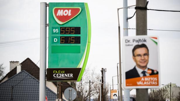 Eine ungarische Tankstelle des Mineralölkonzerns Mol. 