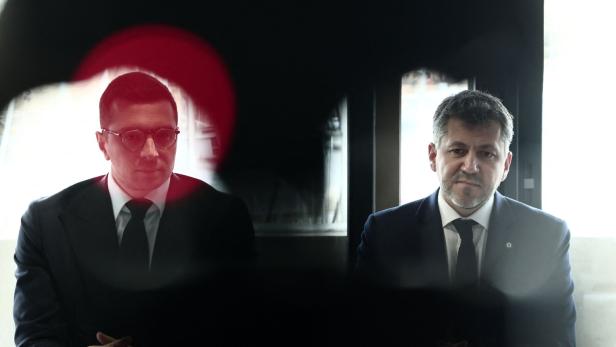 Der RN-Parteichef Jordan Bardella und der Spitzenkandidat für Marseille, Franck Allisio.