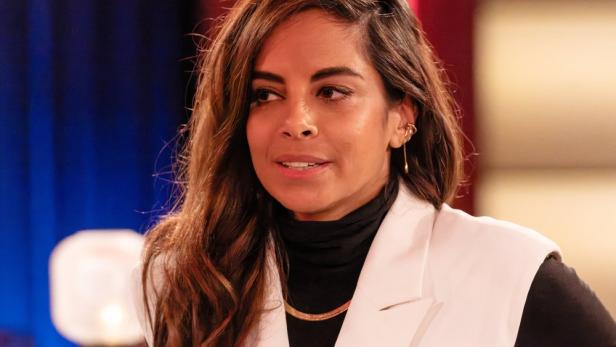 Collien Fernandes bei Interview in TV-Sendung