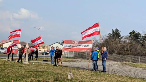 Kundgebung zu Mahnmal