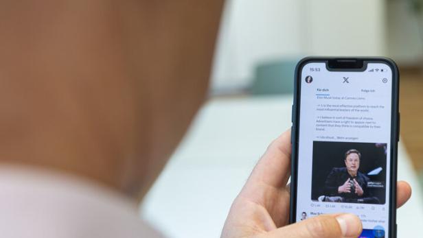 Handyüberwachung, Chatkontrolle