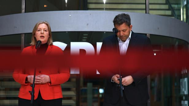 Vizekanzler Klingbeil und Ministerin Bas am Montag im Willy-Brandt-Haus.