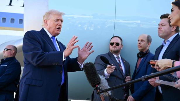 US-PRESIDENT-TRUMP-DEPARTS-PALM-BEACH-FOR-MEMPHIS