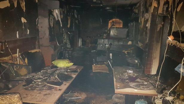 Die Feuersbrunst zerstörte das „K.u.K.-Platzl“ in Ternitz. 