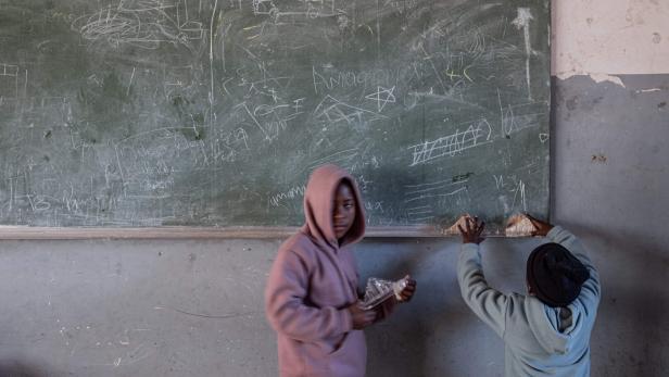 SAFRICA-WEATHER-FLOOD