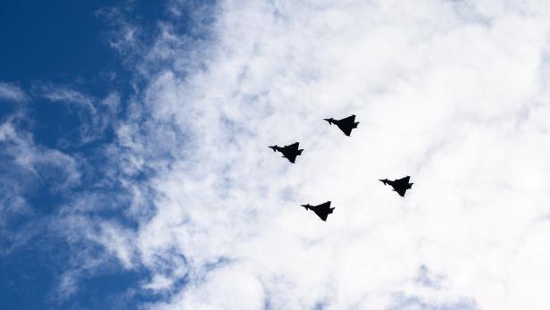 NATIONALFEIERTAG: FEIERLICHKEITEN AM HELDENPLATZ