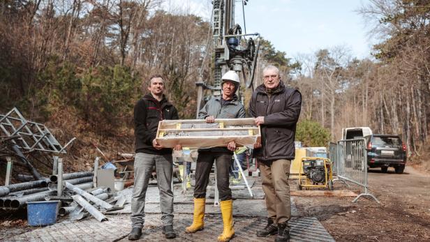 EVN Projektleiter Richard Scholey, Kurt Decker von der Universität Wien, EVN Wärme Geschäftsführer Gerhard Sacher