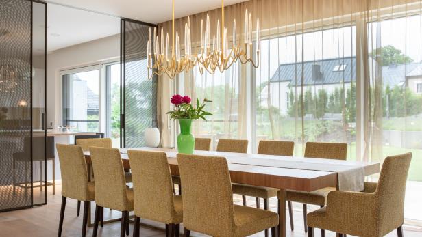 transparenter Vorhang im Esszimmer