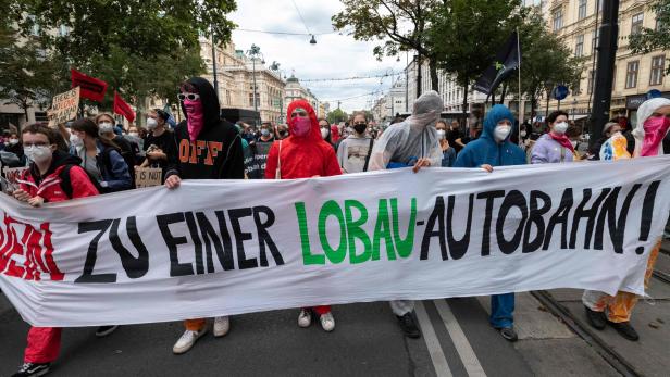 Der Protest gegen die Lobau-Autobahn erstarkt wieder.