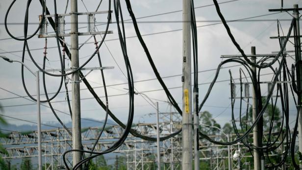 COLOMBIA-ECUADOR-ECONOMY-ENERGY